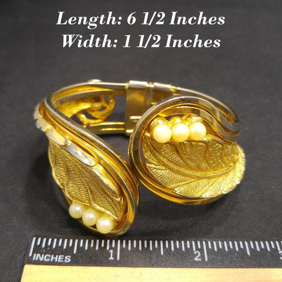 Tortolani Gold Plated Hinged Cuff Bracelet Leaf Design Faux Pearls 1960s Vintage - Picture 3 of 10